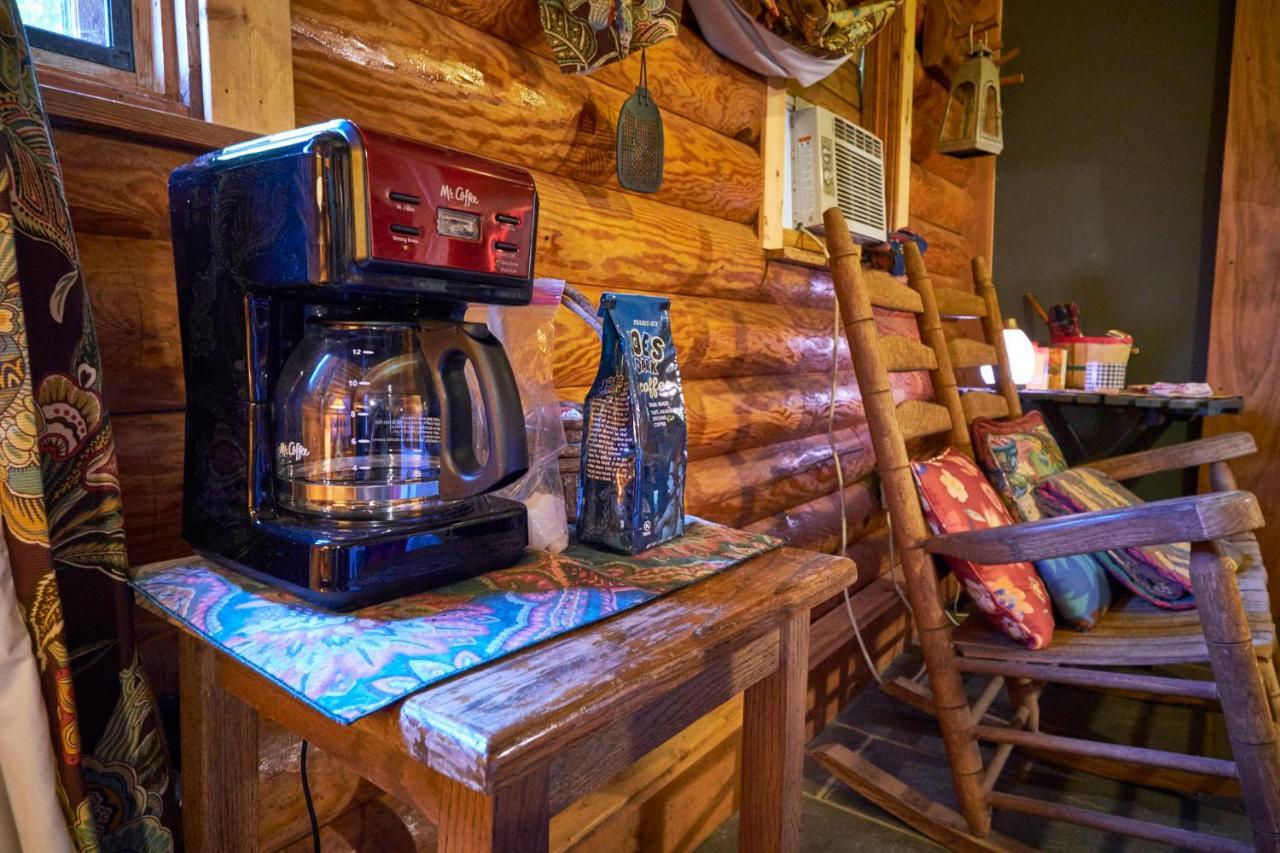 Creekwalk Inn Bed And Breakfast With Cabins Cosby エクステリア 写真