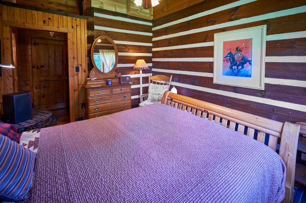 Creekwalk Inn Bed And Breakfast With Cabins Cosby エクステリア 写真