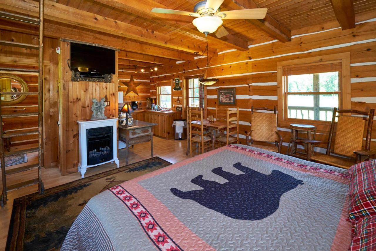 Creekwalk Inn Bed And Breakfast With Cabins Cosby エクステリア 写真