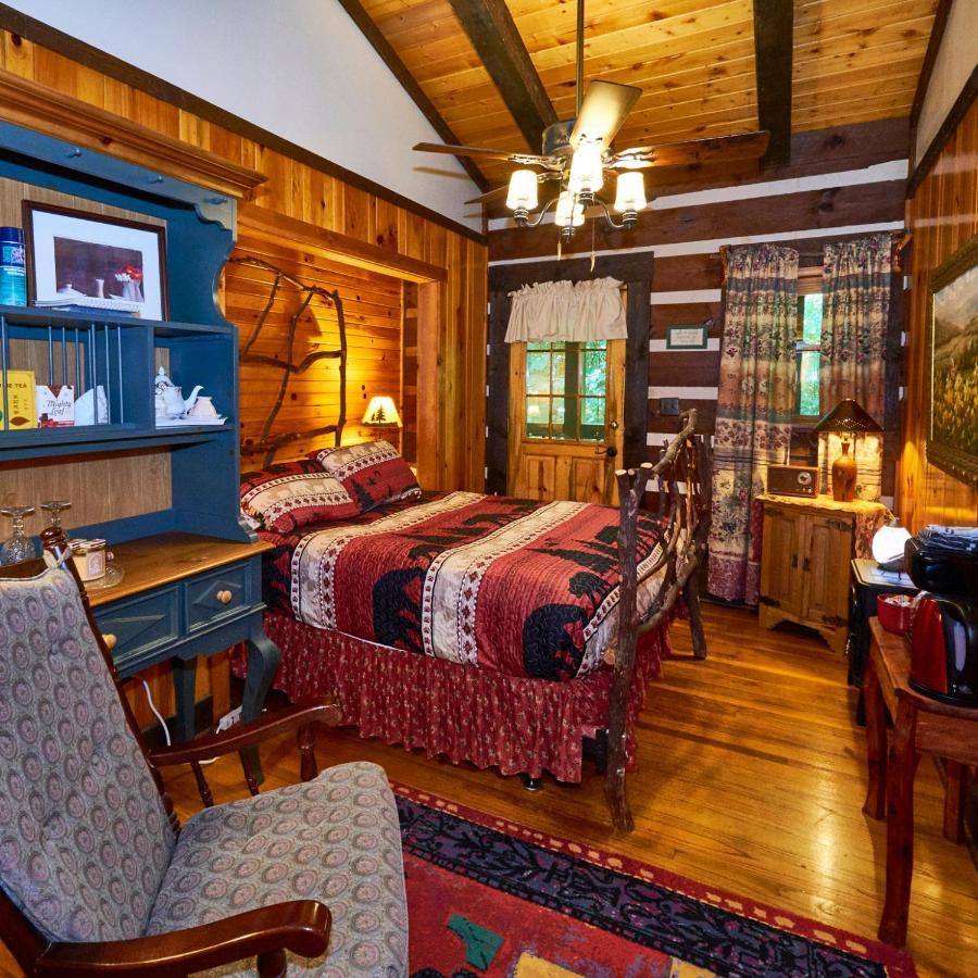 Creekwalk Inn Bed And Breakfast With Cabins Cosby エクステリア 写真