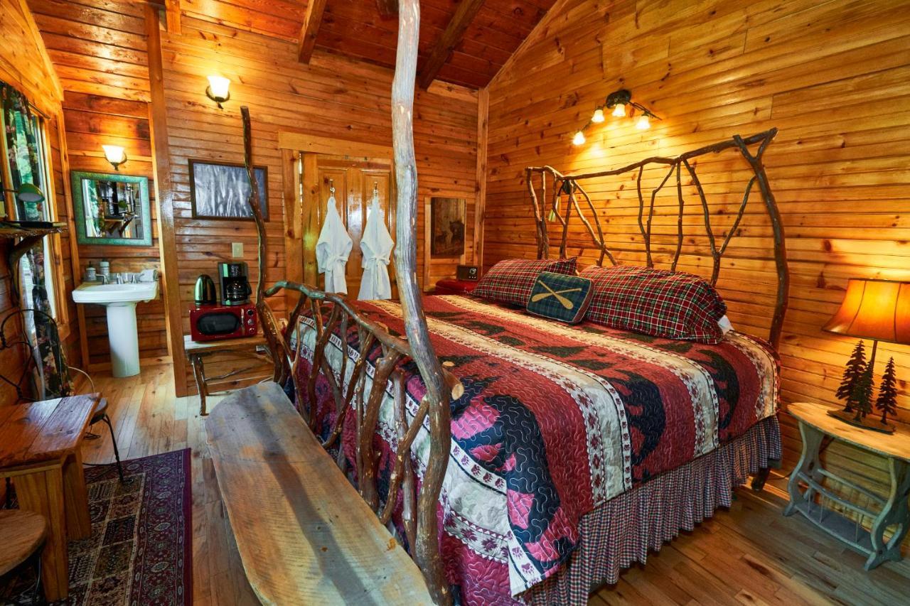 Creekwalk Inn Bed And Breakfast With Cabins Cosby エクステリア 写真