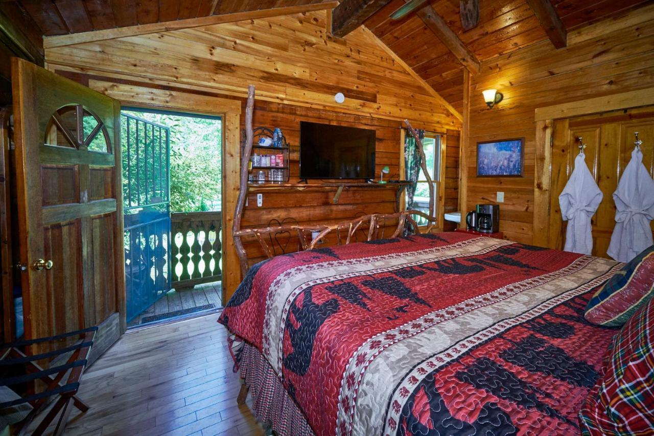 Creekwalk Inn Bed And Breakfast With Cabins Cosby エクステリア 写真
