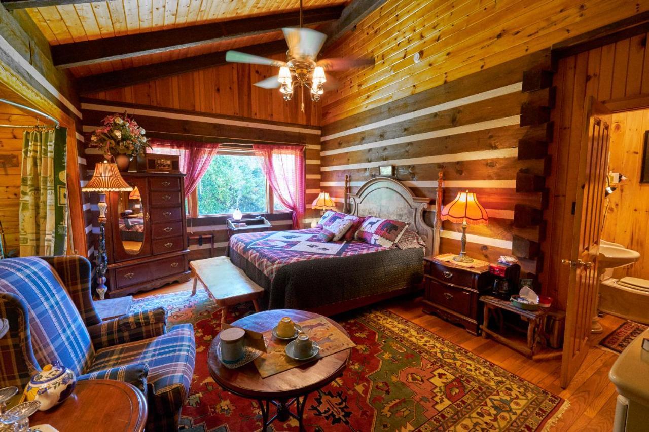 Creekwalk Inn Bed And Breakfast With Cabins Cosby エクステリア 写真
