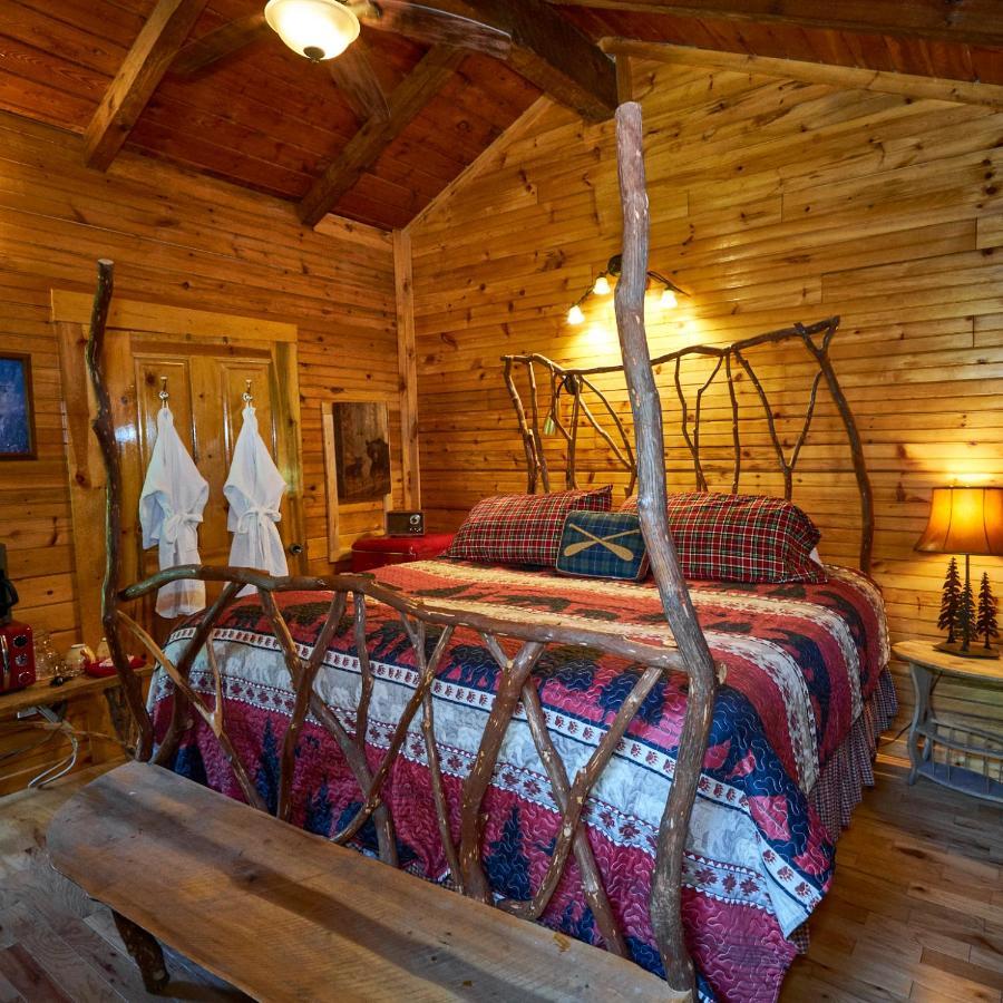 Creekwalk Inn Bed And Breakfast With Cabins Cosby エクステリア 写真