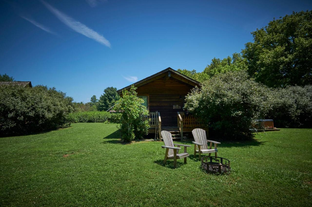 Creekwalk Inn Bed And Breakfast With Cabins Cosby エクステリア 写真