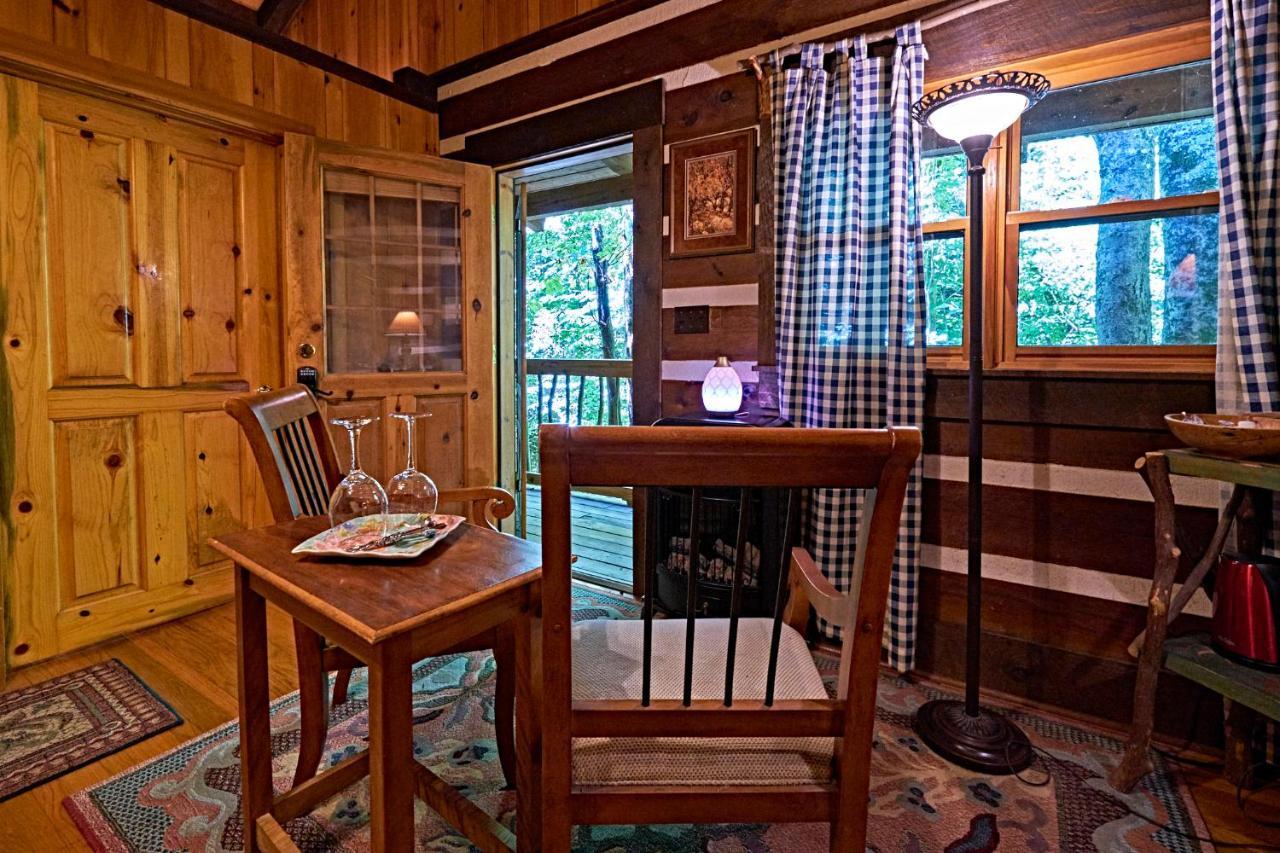 Creekwalk Inn Bed And Breakfast With Cabins Cosby エクステリア 写真