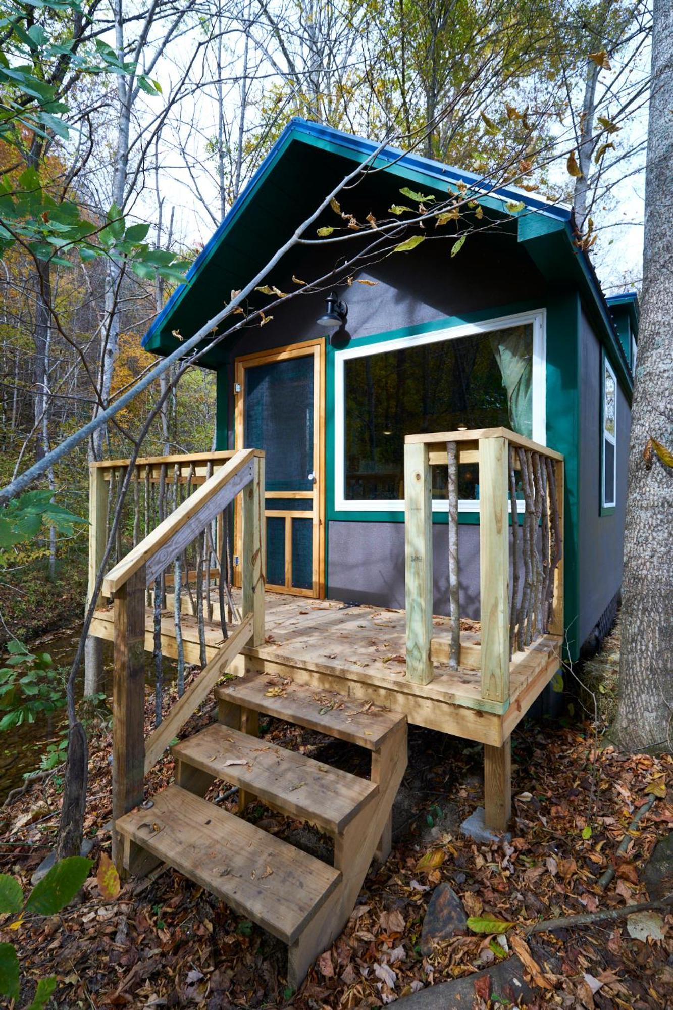 Creekwalk Inn Bed And Breakfast With Cabins Cosby エクステリア 写真