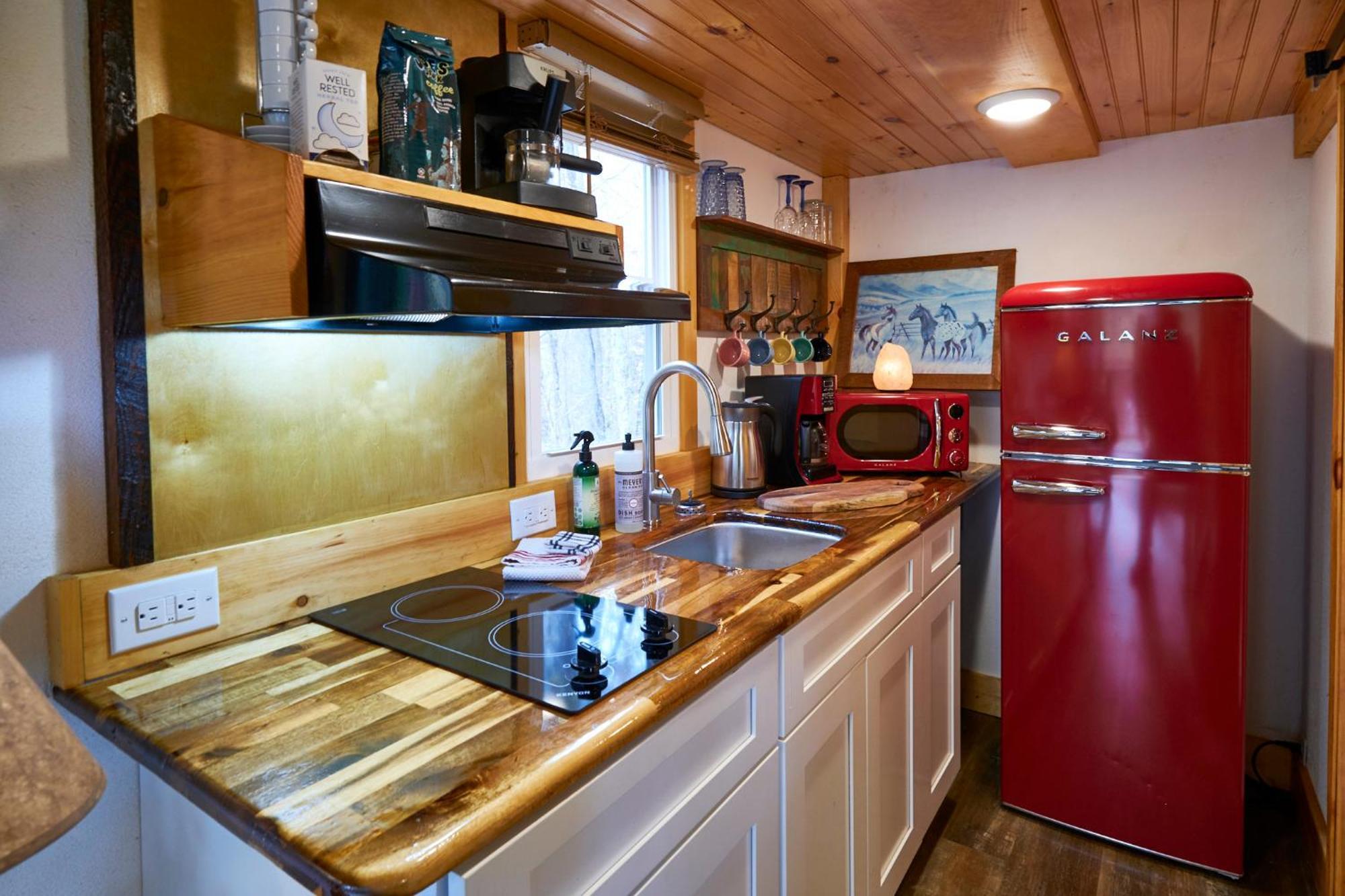 Creekwalk Inn Bed And Breakfast With Cabins Cosby エクステリア 写真